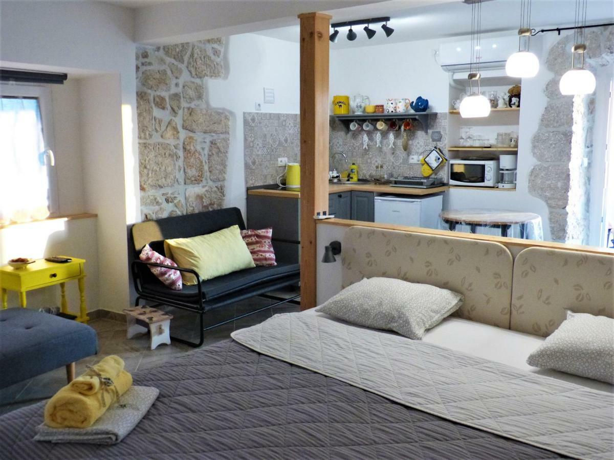 Studio Apartmani Sverko Punat Exterior photo